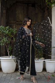 Women Black Embroidered Straight Kurta With Trouser And Net Dupatta